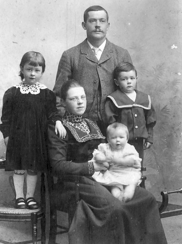 Robinson family 1900