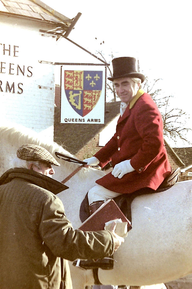 Queen's Arms Hunt 1970s