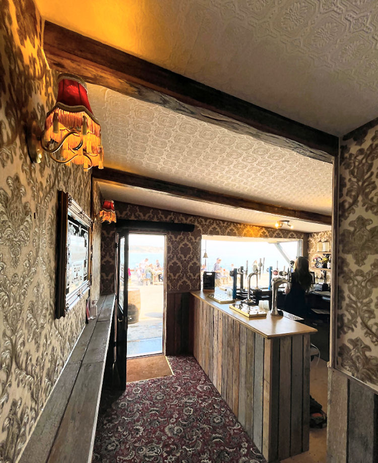 Dog and Otter bar 2022