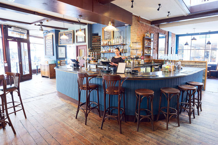 Draper's Arms bar 2022