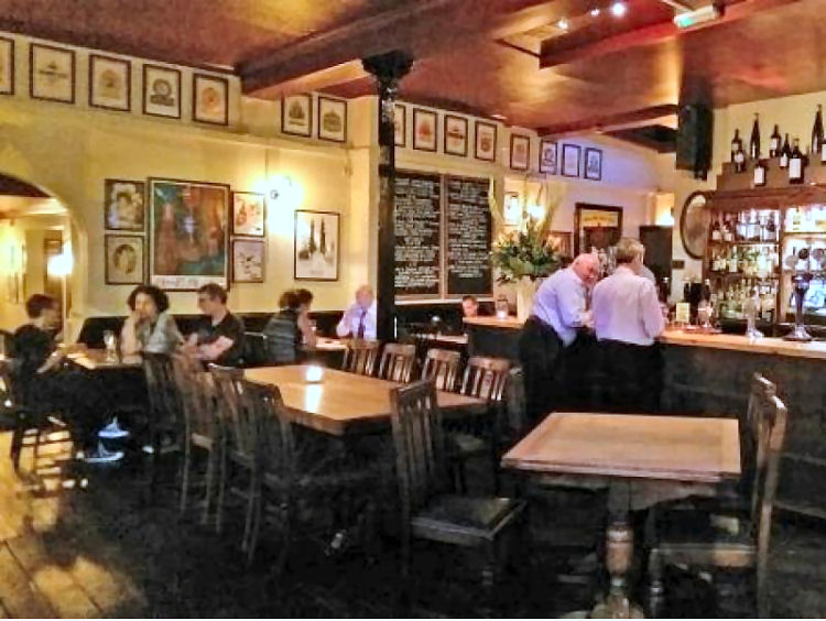 Fox and Hounds inside