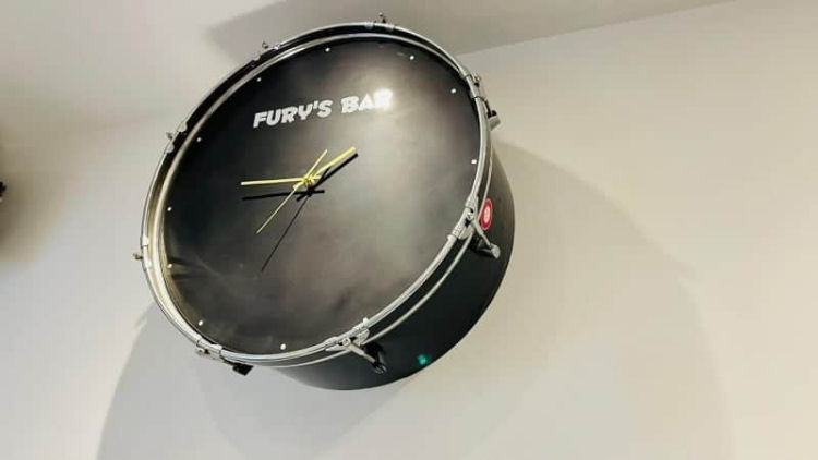 Furys Bar clock 2022
