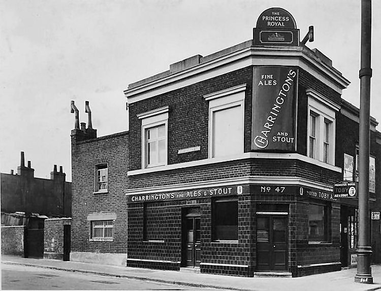 PRINCESS ROYAL Pub of Battersea