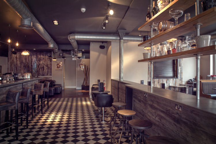 Suburb SW11 inside 2022