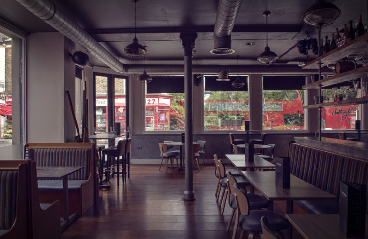 Suburb SW11 inside 2022