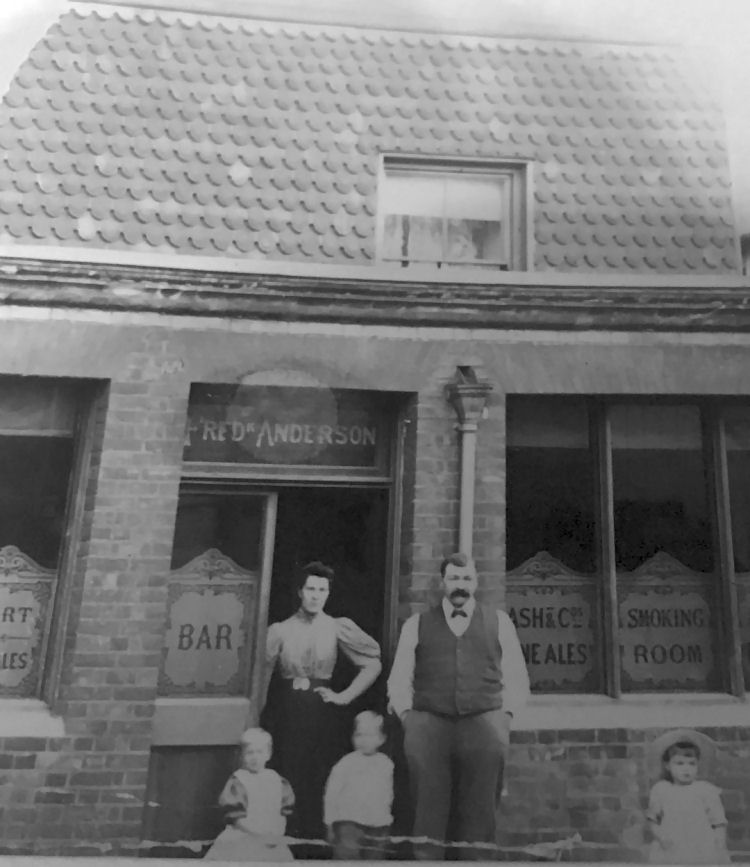 White Hart licensee 1900