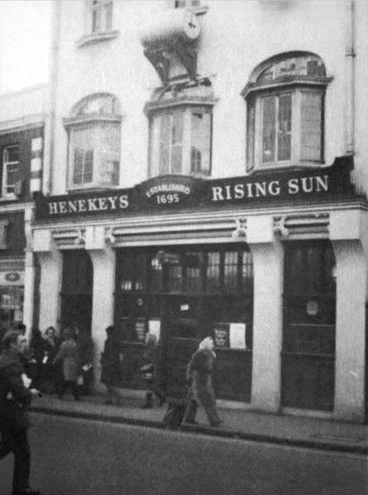 RISING SUN Pub of Bromley