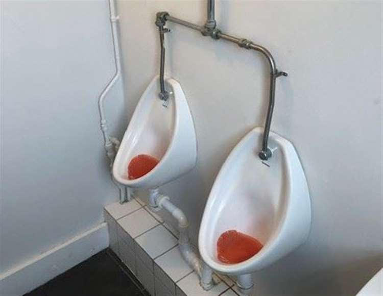 Four Horseshoes gents 2023