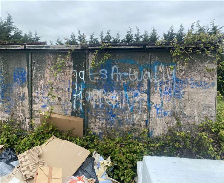 Share and Coulter graffiti 2023