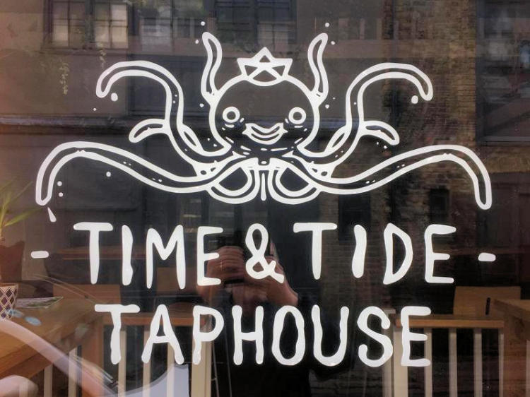 Time and Tide Taphouse sign 2023