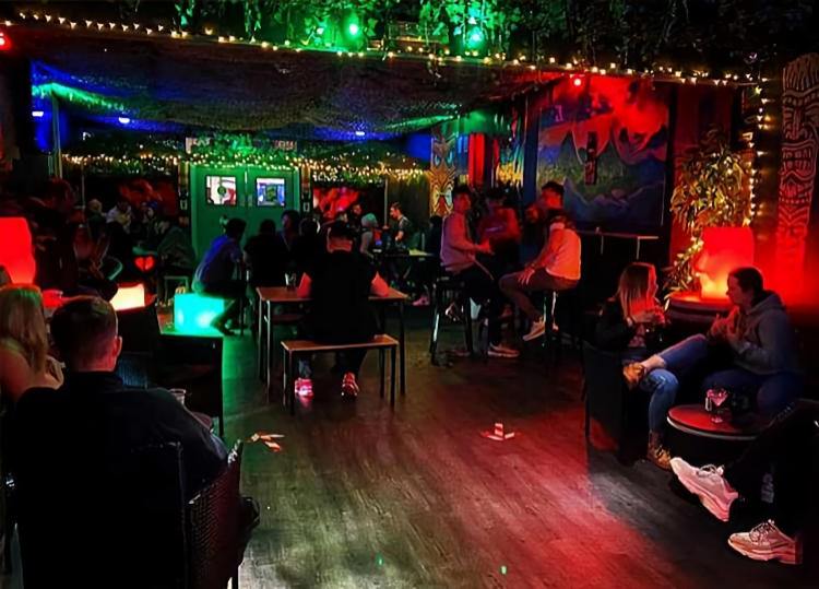 Lave Lounge inside 2023