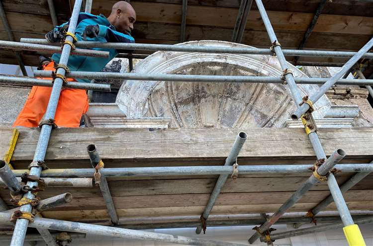 London and Paris construction