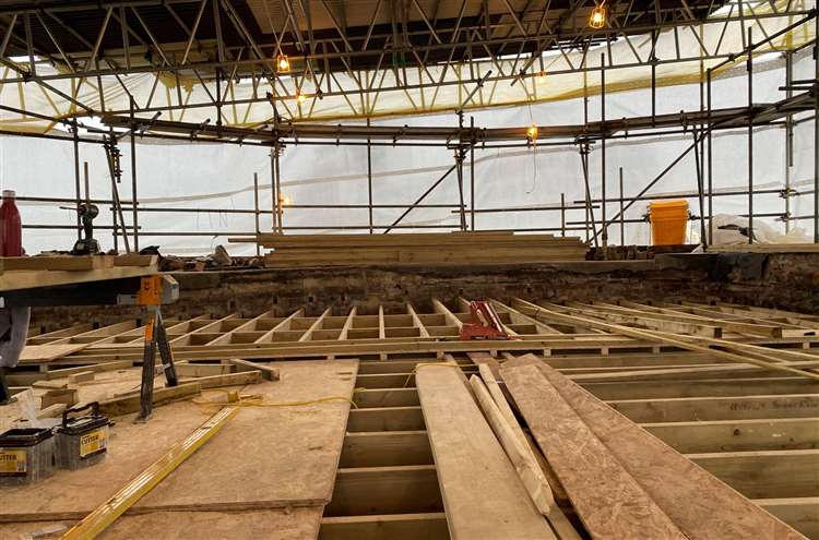 London and Paris construction