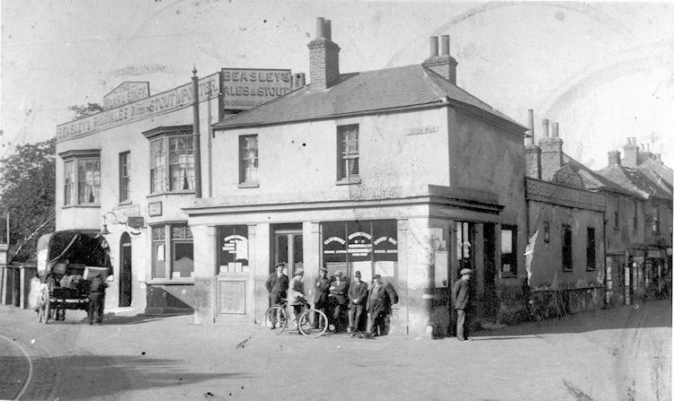Bear and Ragged Staff 1907