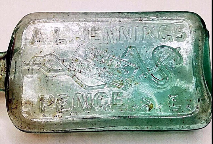 Crooked Billet bottle 1900