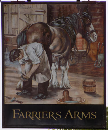 Farriers Arms sign 2015