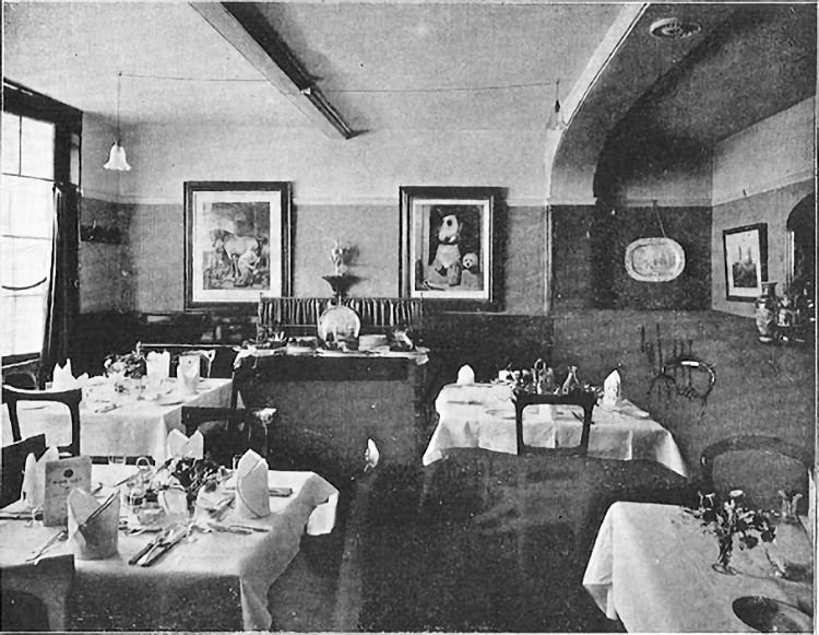 Fleur de Lis Coffee Room