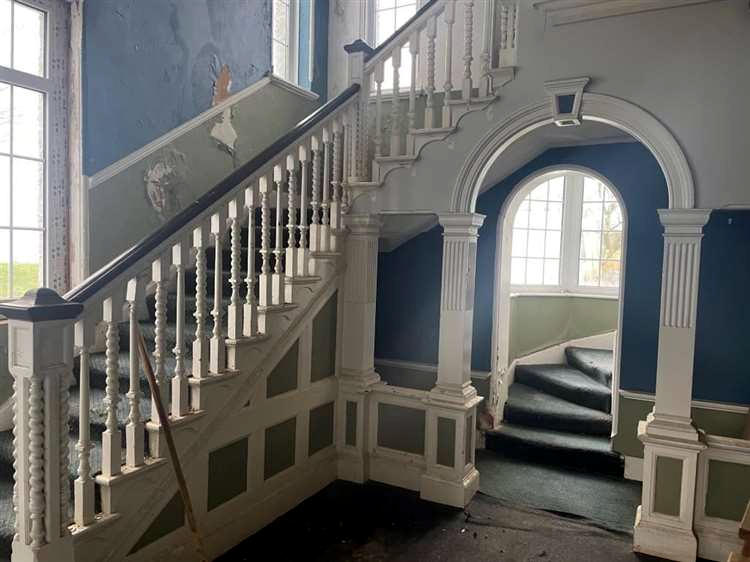 Lighthouse inside 2024