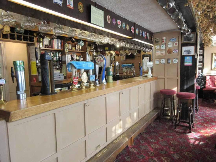 Robin Hood and Little John bar