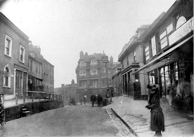 Cross Keys 1900