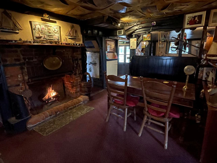 Shipwright's Arms inside