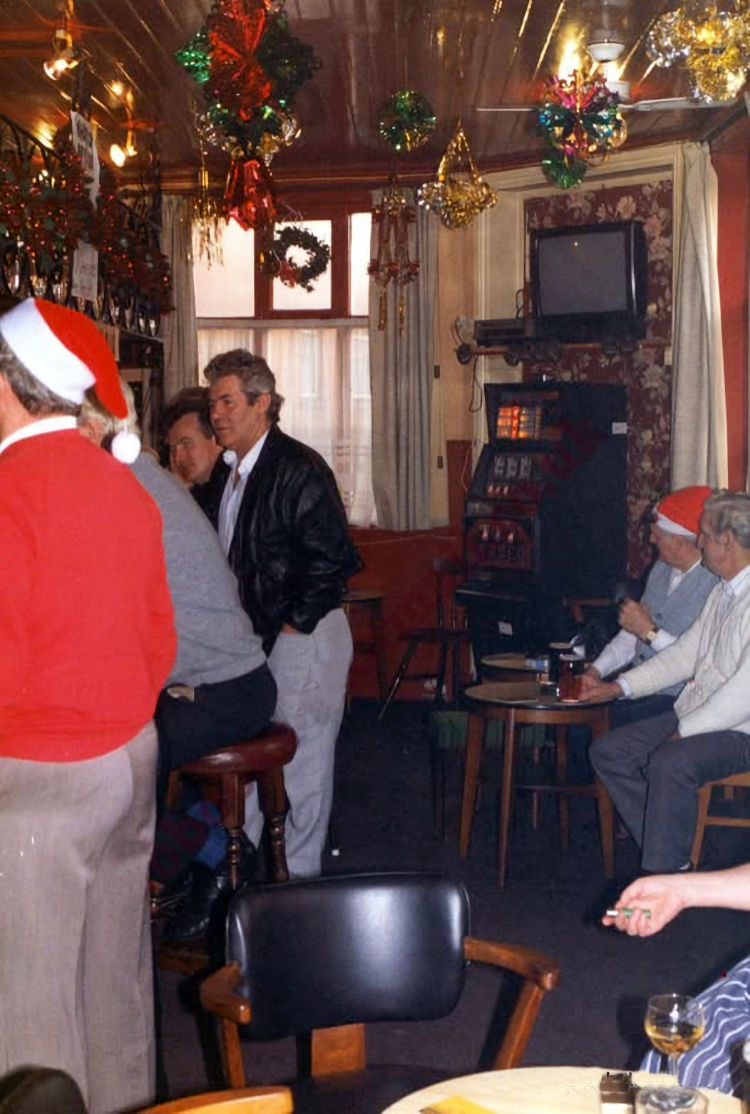 Brickmakers inside Christmas 1994