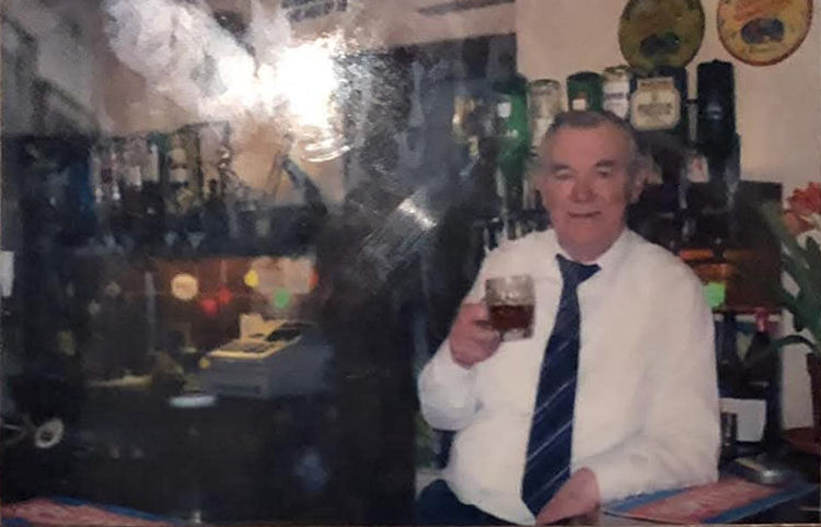 Crown and Anchor Les Koncsik 2016