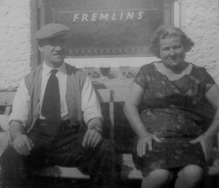 Harrow customers 1954