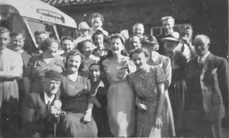 Nine Elms outing 1946