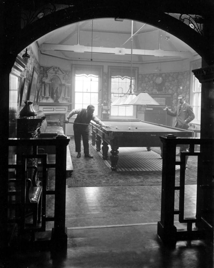 Swan billiard room 1926