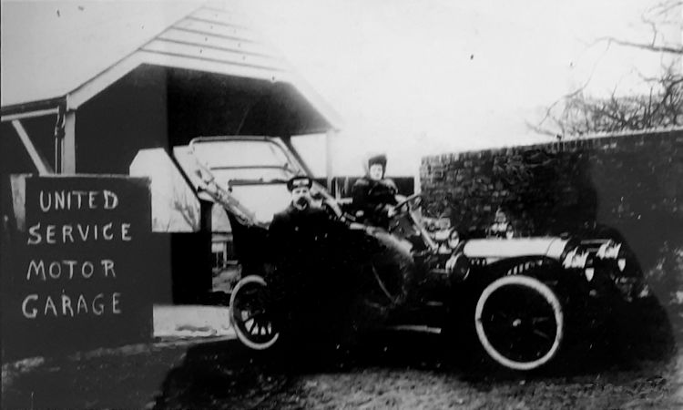 Laura and Percy Ansell with car