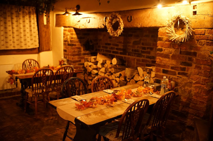 Ye Olde Crown Inn inside 2024