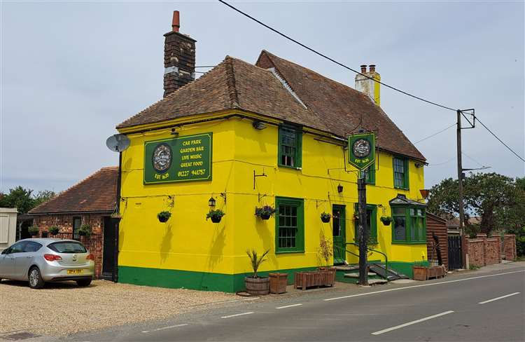 Half Moon and Seven Stars 2025