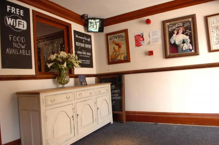 Black Cat inside 2015