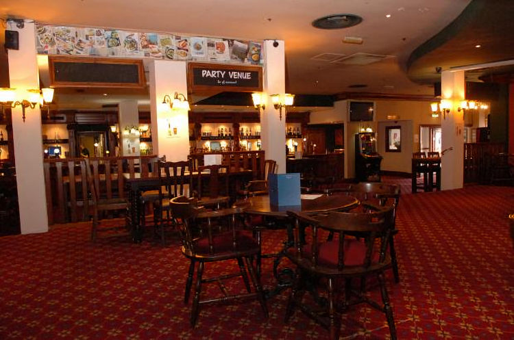 Black Cat inside 2015