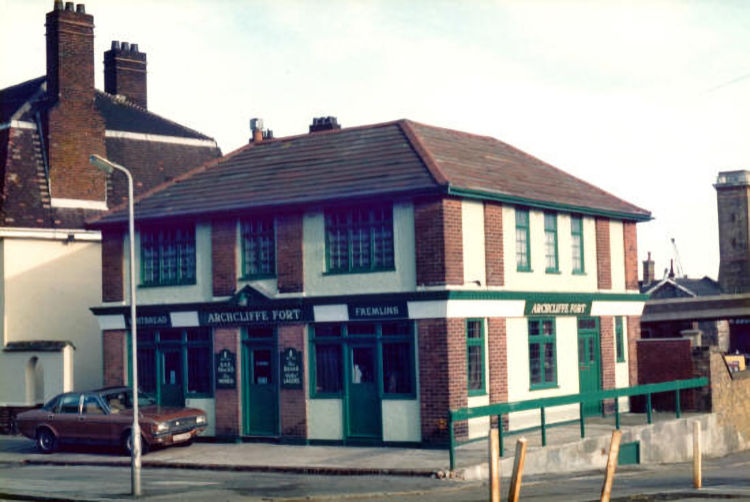 Archliffe Fort Inn 1983