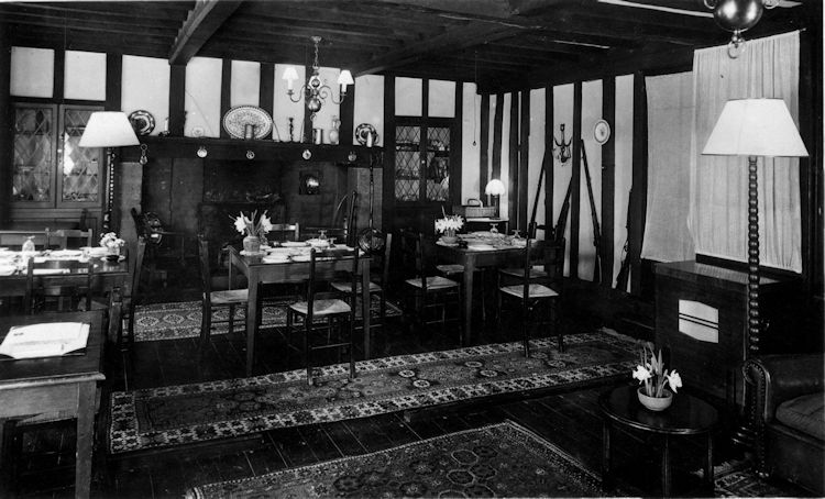 Rose and Crown inside