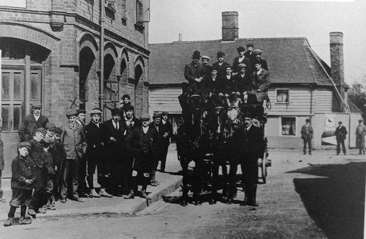 Six Bells 1909