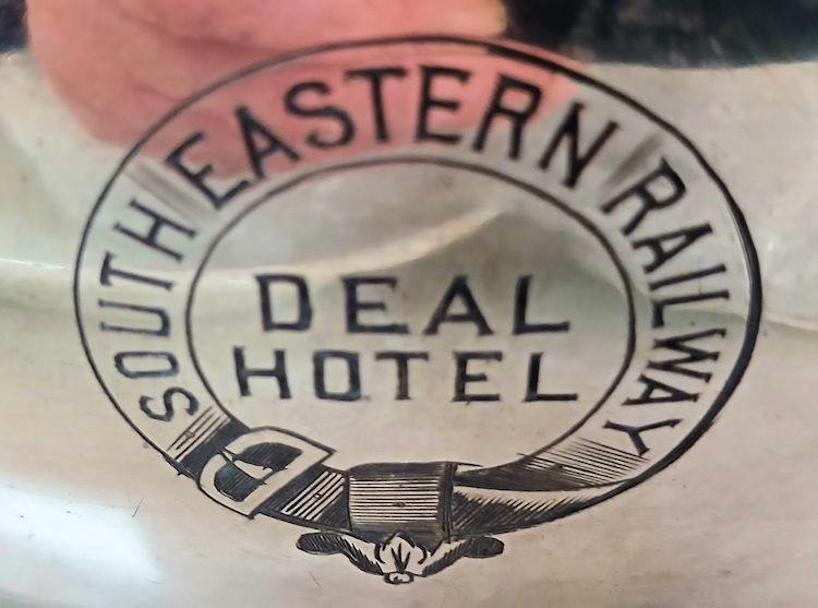 South Eastern Hotel crockery logo