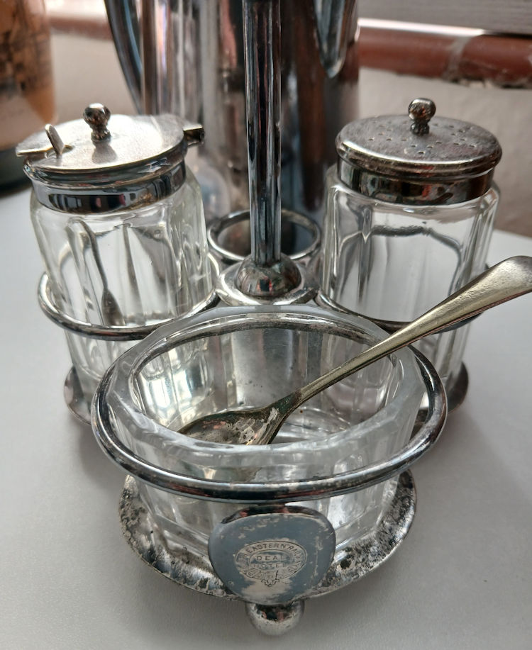 South Eastern Railway Hotel cruet set