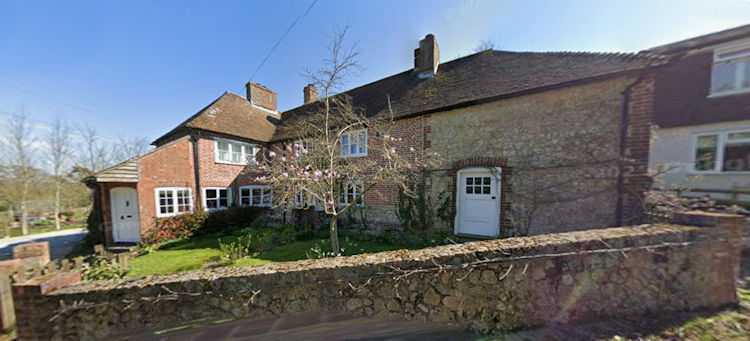 Three Horse Shoes 2025