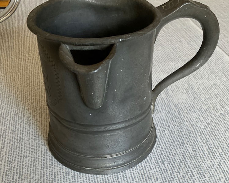 Three Horseshoes pewter mug