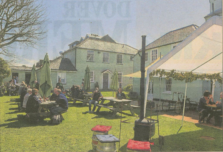 White Cliffs Hotel 2022