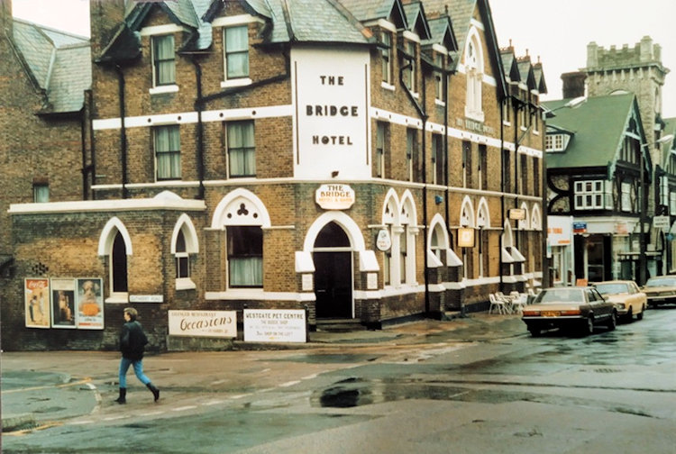 Bridge Hotel 1975