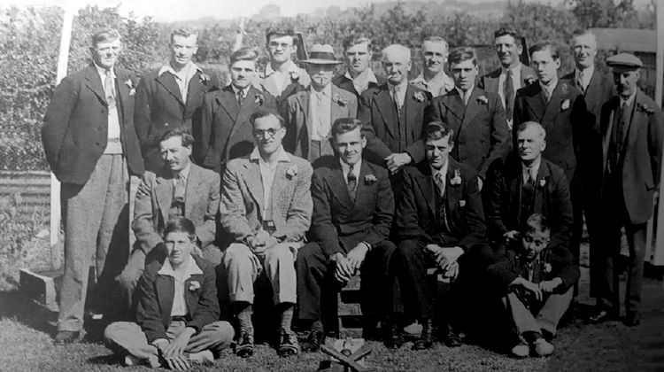 Woodman's Arms Bat and Trap team 1933
