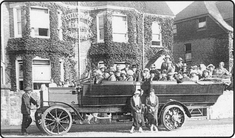 Charabanc outside Ecclesbourne boarding house