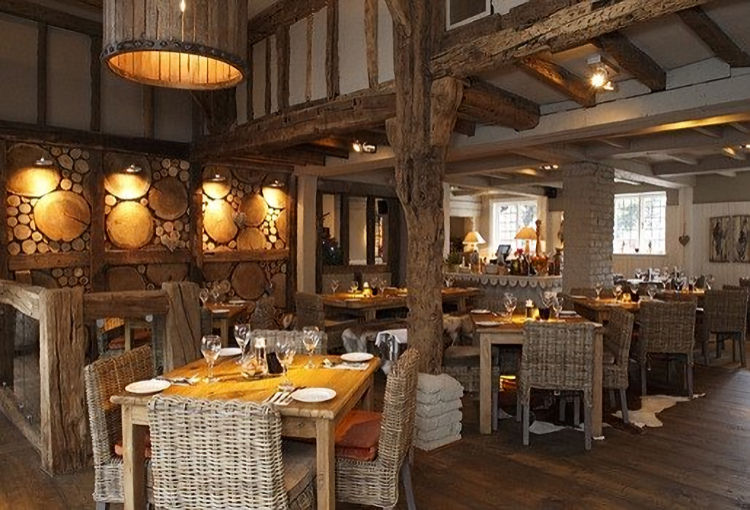 Red Lion inside 2025