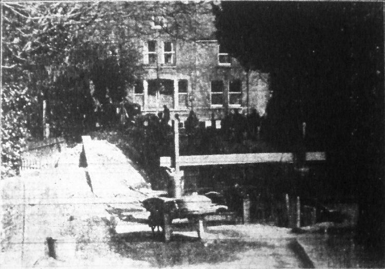 Laying the drain 1938