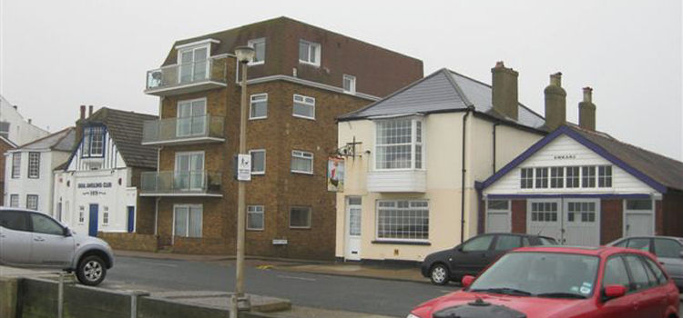 Picture along the Marina 2010