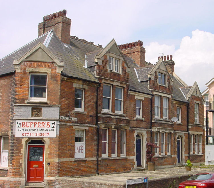 Former Gardner's stores